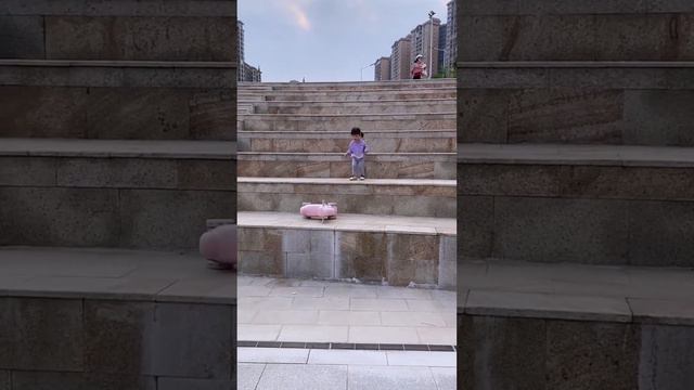 Omg 😱 Daughter And Father Were Kicked Out Of The House By Mother🤪🤣 #fatherlove #cutebaby#family смотреть онлайн