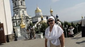 Поверь что не спит а ждет-только МАМА.