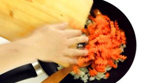 Тушеные кабачки с морковью и луком — видео рецепт