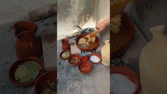 Codornices a fuego de leña en escabeche смотреть онлайн