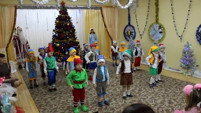 Танец гномиков ср гр МАДОУ №456 смотреть онлайн