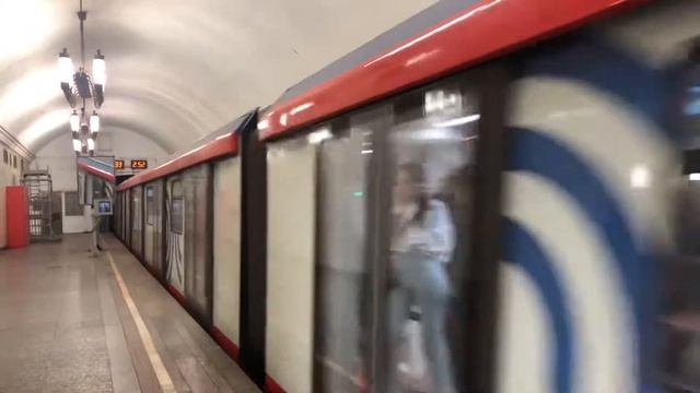 81-775/776/777 Дейна (Москва 2020) На станции Курская смотреть онлайн