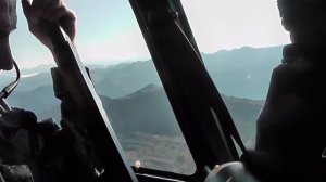 Полёт на вертолёте Robinson R66 к Араданскому хребту на перевал Авиаторов