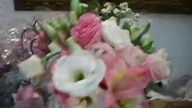 Ramo de novia con rosas y astromelias смотреть онлайн