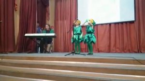 Песня "Про лягушек и комара"