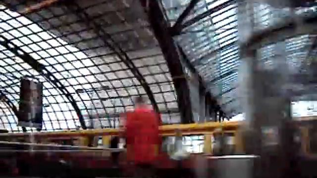 Passing through Berlin Central Station смотреть онлайн