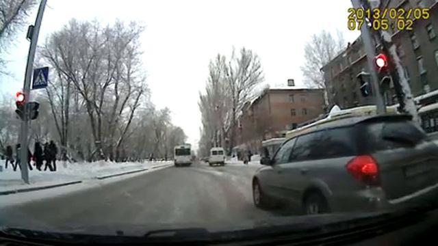 Проехал на красный свет - "Автоклуб" смотреть онлайн