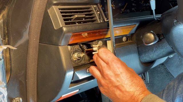 Beleuchtung des Hauptlichtschalters / Mercedes W124 смотреть онлайн