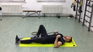 Упражнения для ягодиц и бедер в домашних условиях с резиновым жгутом. Укрепляем мышцы ног!