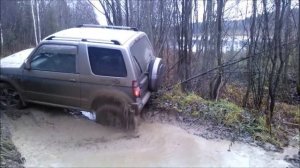 Паджеро мини в луже. осень 2013