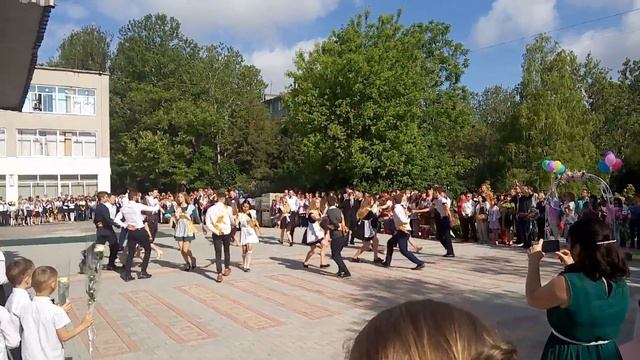 Вальс 6 школа города Ильичёвска, выпуск-2017 смотреть онлайн