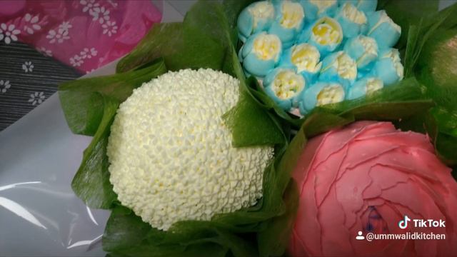 cupcake bouquet pink + blue... смотреть онлайн