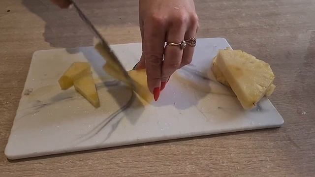 Куриные ножки в ананасах с брокколи Рецепт приготовления в духовке смотреть онлайн