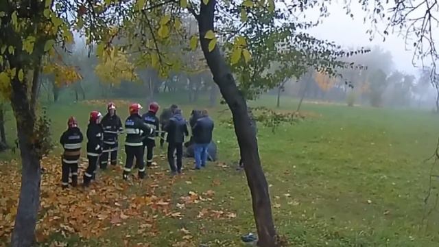 В Лошицком парке спасатели достали лошадь из ямы смотреть онлайн