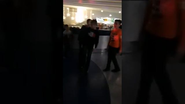 Школьная Новогодняя дискотека у средней дочки Ксении? 31.12.2019 смотреть онлайн