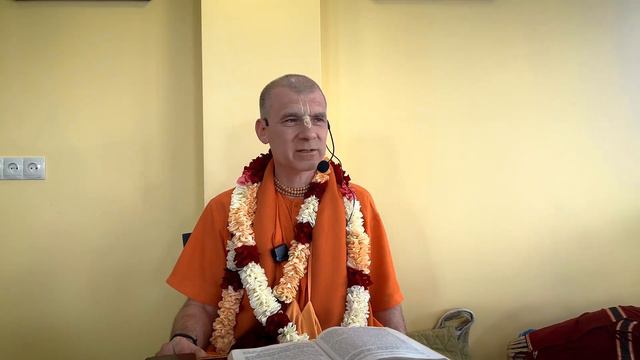 Какой человек очень дорог Кришне. БГ 12.13-14. Тирасполь. 25.04.2023 | Бхакти Расаяна Сагара Свами смотреть онлайн