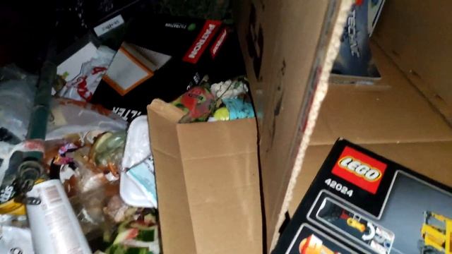 ЧТО СКРЫВАЛИ В СЕБЕ ЭТИ ПАКЕТЫ? ЧТО БЫЛО В ЭТИХ КОРОБКАХ? ПОИСК НАХОДОК НА ПООЙКЕ! смотреть онлайн