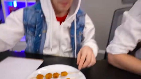 пробуем еду из игр *какая самая лучшая?* А4 100% ВТОРОЙ КАНАЛ.