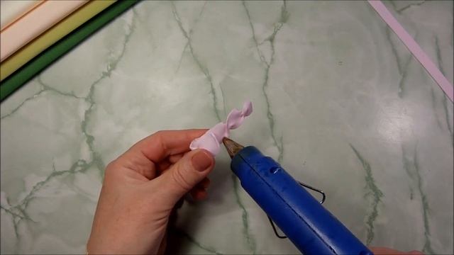 БЕЗ НОЖНИЦ супер просто, мини-розочка из одной полоски фоамирана ? foam mini rose Without scissors смотреть онлайн