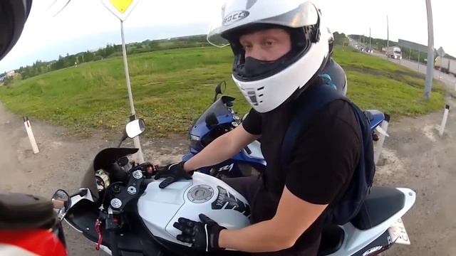 Первый мотоцикл Yamaha R1 и уже вилли / как поднять на заднее или мот для новичка) смотреть онлайн