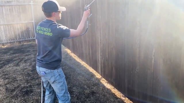 DIY FENCE STAINING| Fast and Easy way to stain Fence смотреть онлайн