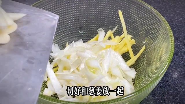 包菜炒蝦皮，味道真的很驚喜，一星期要吃十頓，快來看看怎麼做的 смотреть онлайн