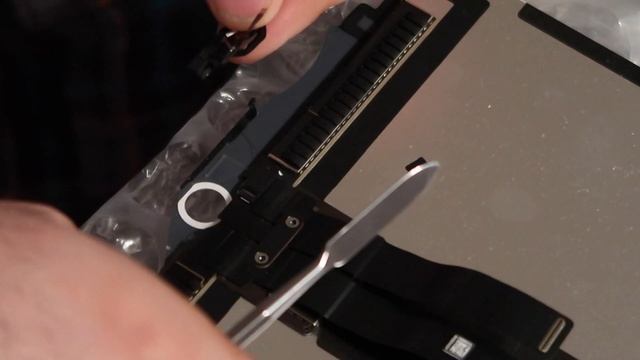 iPad Pro 12.9 Gen 2 lcd glass screen repair/replacement смотреть онлайн