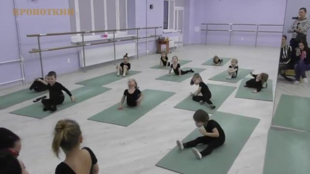 Кропоткин//Танцы для детей 3-4 года//Открытый урок часть 2// смотреть онлайн
