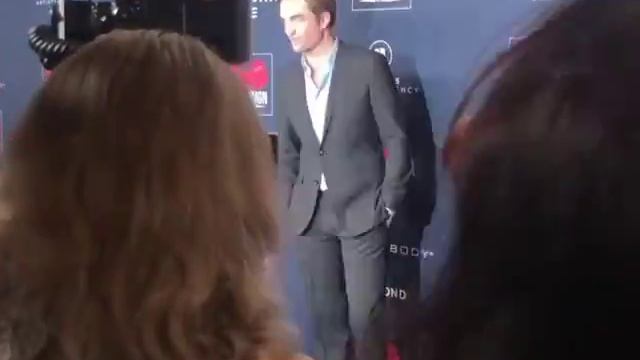 Go Campaign #RobertPattinson смотреть онлайн