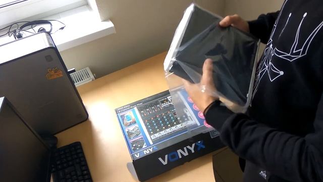 Микшерный пульт Vonyx VMM-K602 6-Channel Music Mixer with DSP смотреть онлайн