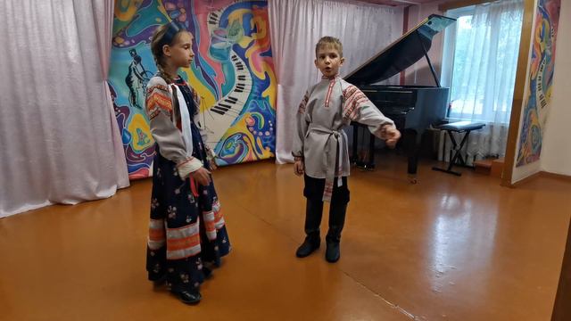 Дуэт Сысуева Соня и Борисов Миша.Русская народная песня "Зайка серый" смотреть онлайн
