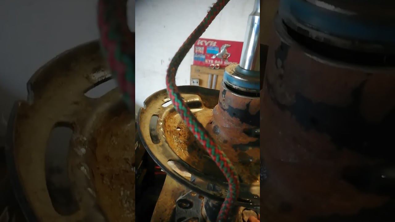 Висилица для амортизаторов Mercedes W204 4MATIC смотреть онлайн