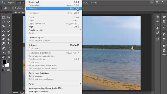 Usar la herramienta lazo para borrar cosas de la imagen www.videotutoriales.es смотреть онлайн