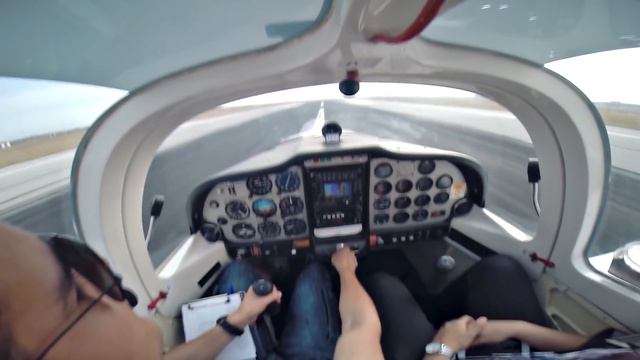 Tecnam P2002 Sierra | Extreme SHORT LANDING at LCA Intl Airport | 20kt Gusty Wind | Cockpit GoPro смотреть онлайн
