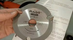 Как правильно установить диск на болгарку . куда должна лететь стружка