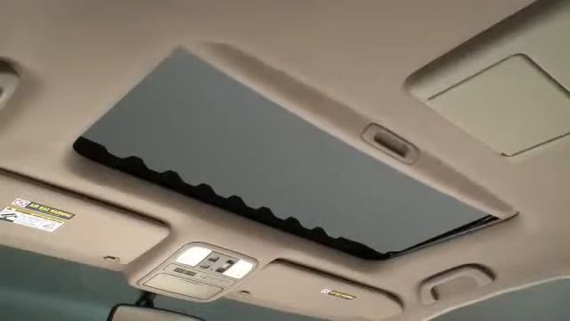 How To  Use The Moonroof In The 2010 Pilot