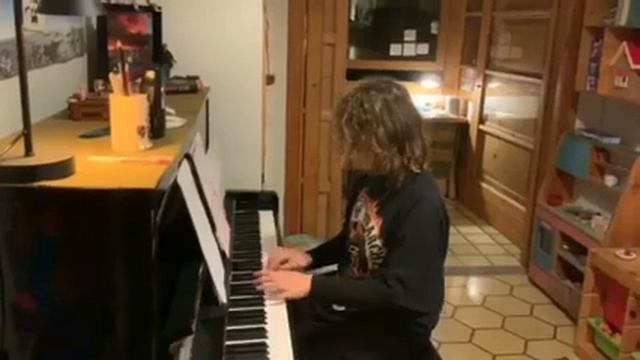 Matilda playing Tango by Manfred Schmitz смотреть онлайн