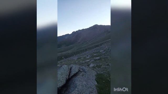 Подножье пиков "Молодежный" и "Советов" смотреть онлайн