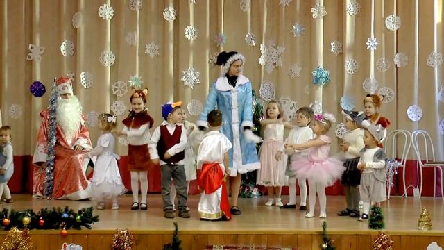 Новогодняя сказка в семейных детских садах. Школа №14 смотреть онлайн