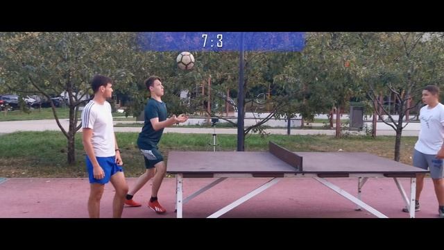 Играем в теннисбол "TEQBALL" | С ноги по лицу смотреть онлайн