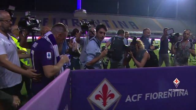 See thousands of passionate Fiorentina fans greet new signing Franck Ribery смотреть онлайн