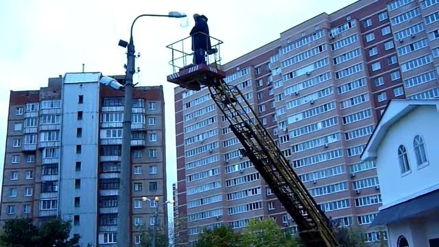 Уличные фонари меняем лампы смотреть онлайн