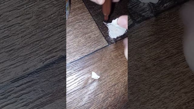 Temporarily Fix Linoleum Floor w/ Marker and Super Glue смотреть онлайн