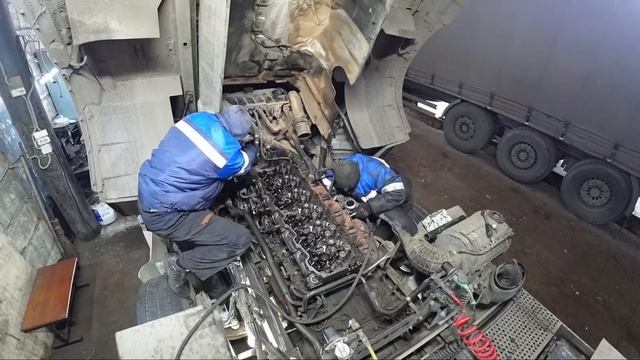 DAF 105 Выбрасывает АНТИФРИЗ часть 3 (запуск двигателя) смотреть онлайн