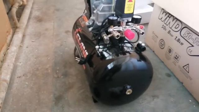 Распаковка компрессора Eland