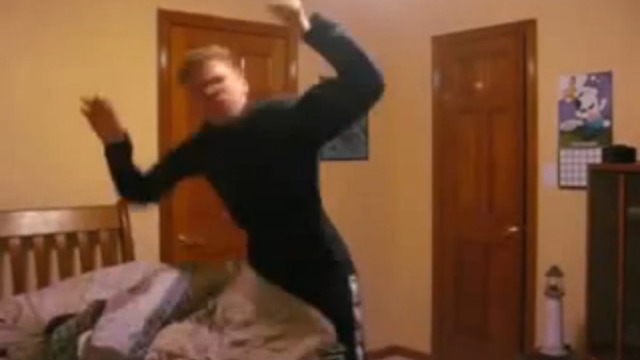 Парень сошёл с ума из-за игры смотреть онлайн