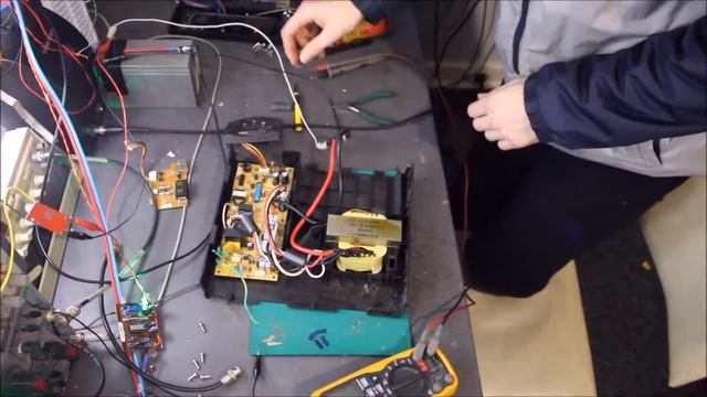 UrbanOffGrid13 Eaton 5110 UPS test and power up смотреть онлайн