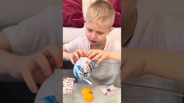 Kinder распаковка новогодней коллекции смотреть онлайн