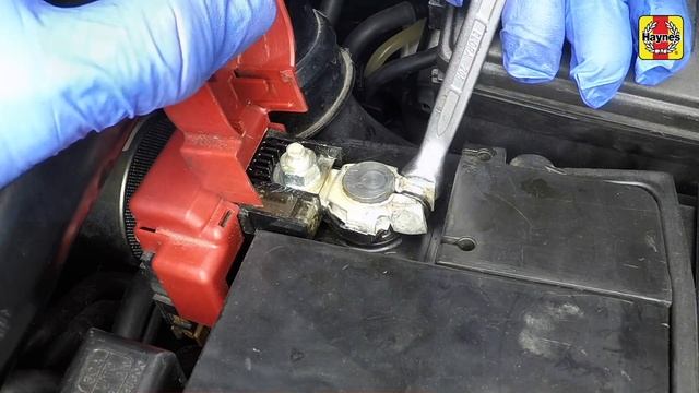 How to Replace the battery on the Nissan Note 2006 to 2013 смотреть онлайн