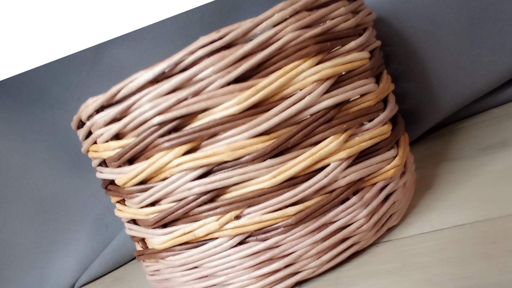 МК. Коробка круглая из бумажной лозы. #105 смотреть онлайн